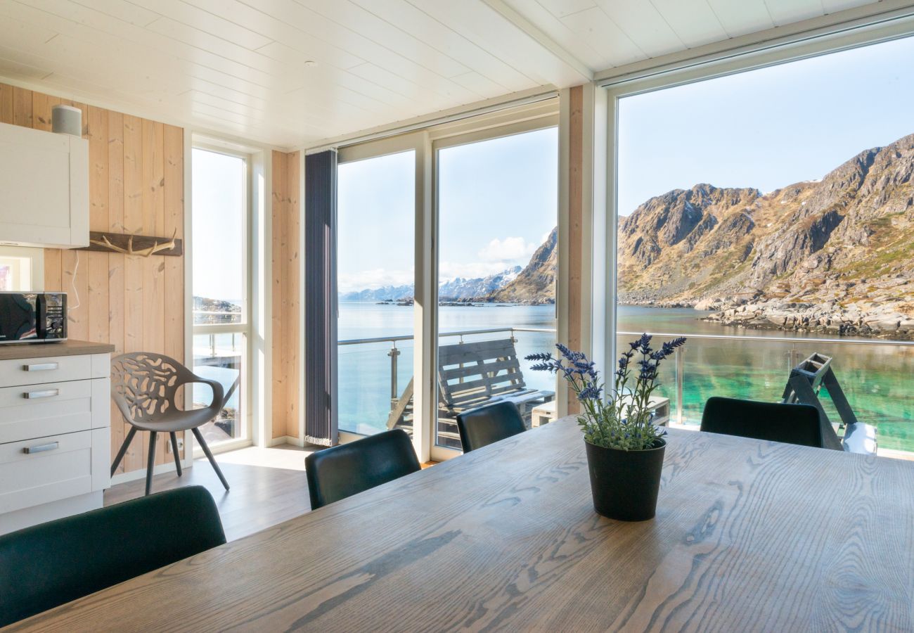 Cabin in Vestvågøy - Lofoten Waterfront luxury lodge
