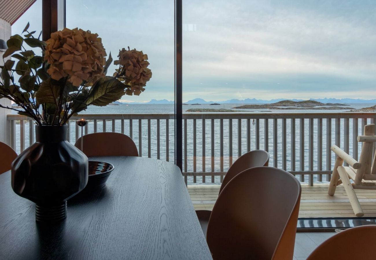 Apartment in Vågan - Fishermans cabin in Lofoten with fantastic sea views and a spacious balcony