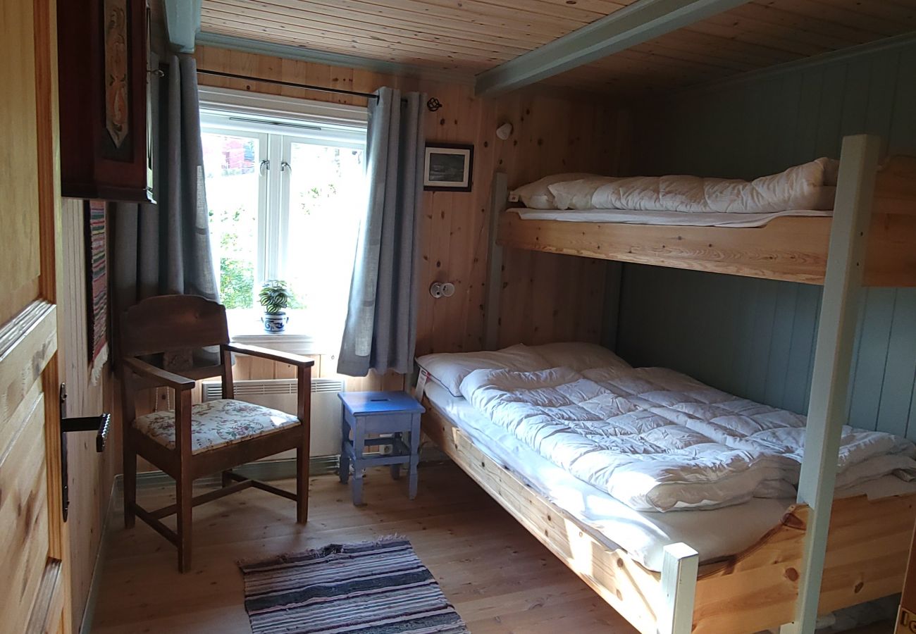 Cabin in Hol - Cozy Hallingstue by Hallsteinsgård.