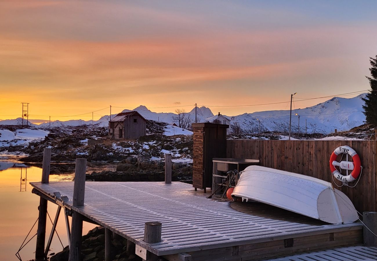 Cabin in Vestvågøy - Arctic Lofoten Mini Retreat - Enjoy the silence!