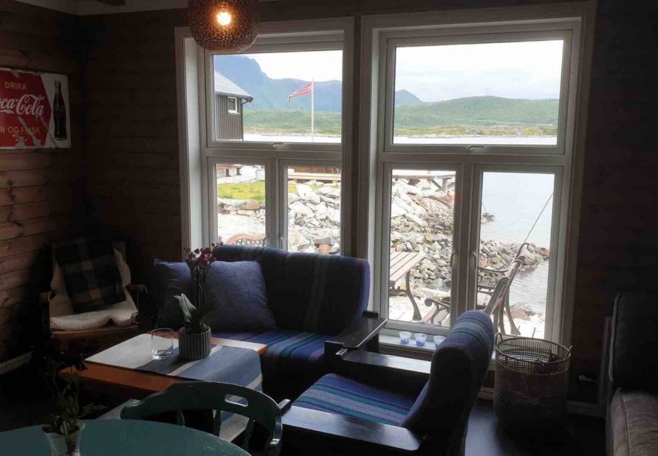 Cabin in Vestvågøy - amazing cabin with stunning view -family retreat