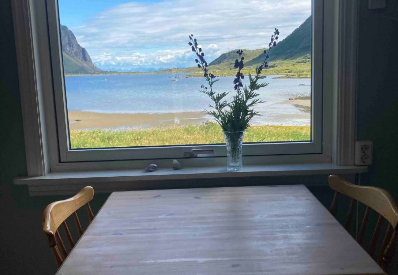 House in Vestvågøy - Charming house in fjord Lofoten