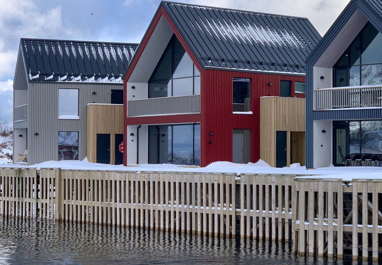 Apartment in Vågan - Stor moderne leilighet I henningsvær, 70 kvm