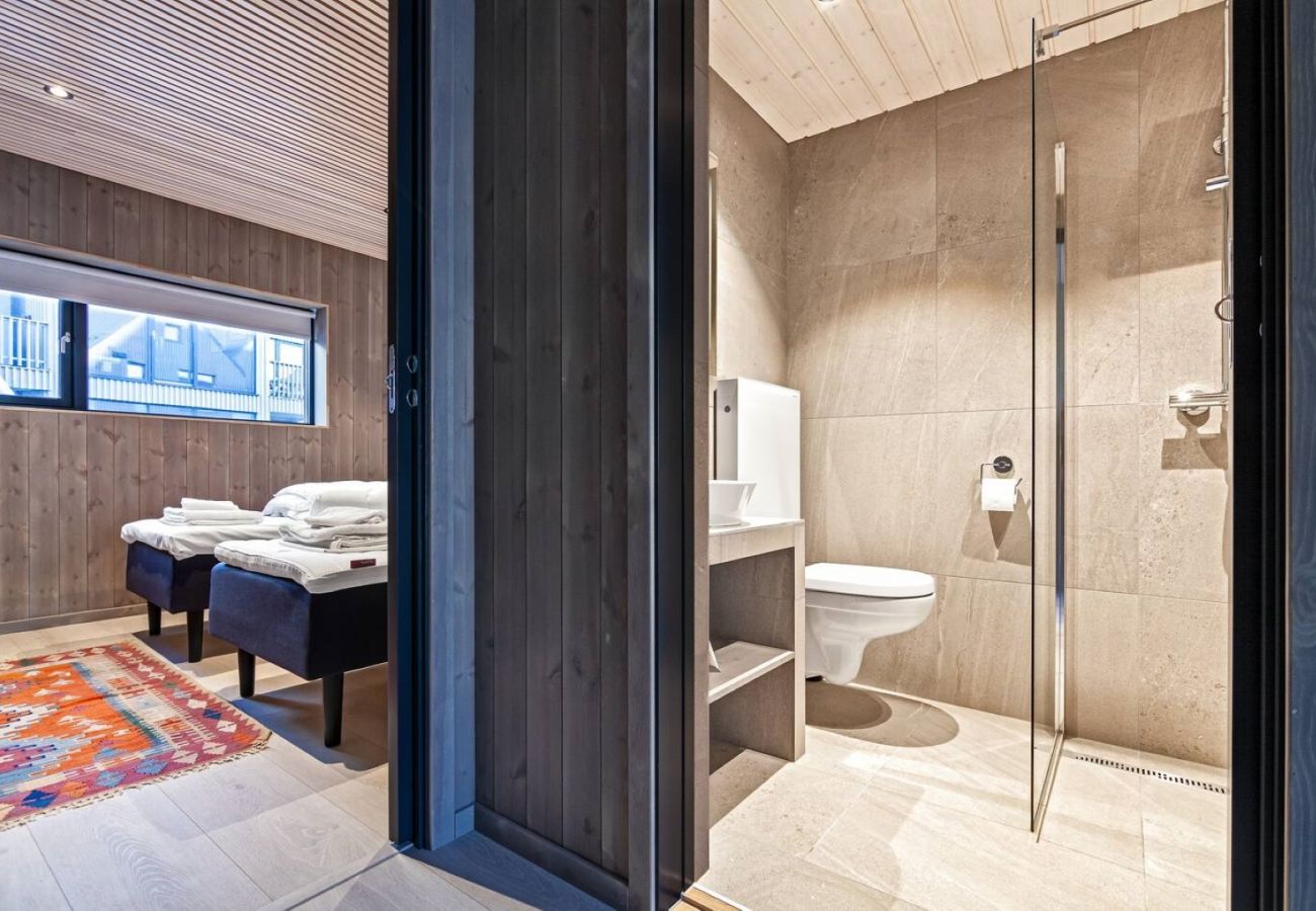 Apartment in Vågan - Stor moderne leilighet I henningsvær, 70 kvm