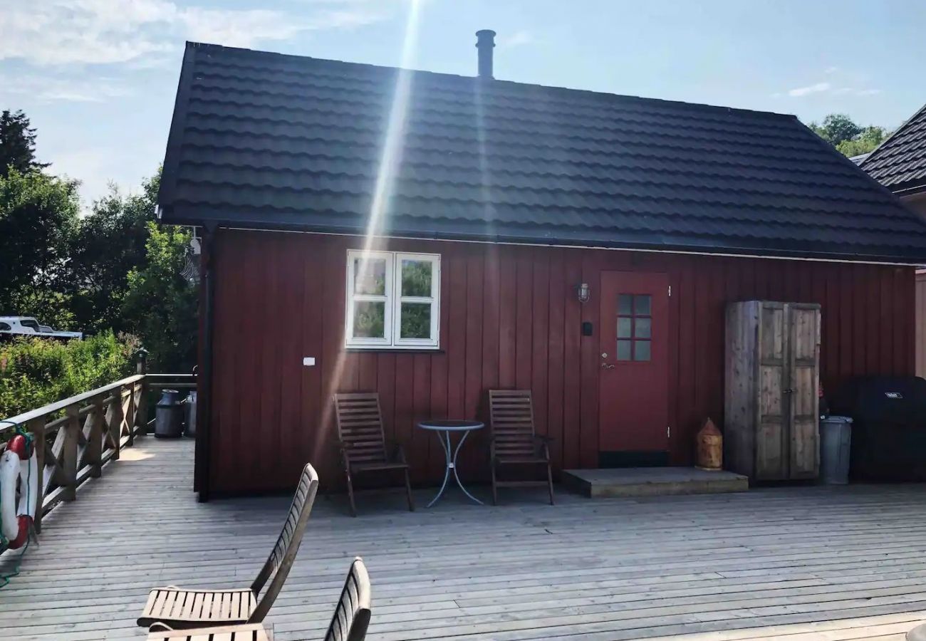 Cabin in Vågan - Nora's Waterfront Cabin
