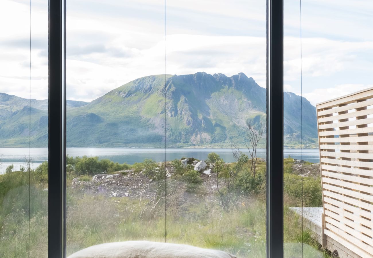 Cabin in Vågan - Lyngvær Summer & Winter Retreat