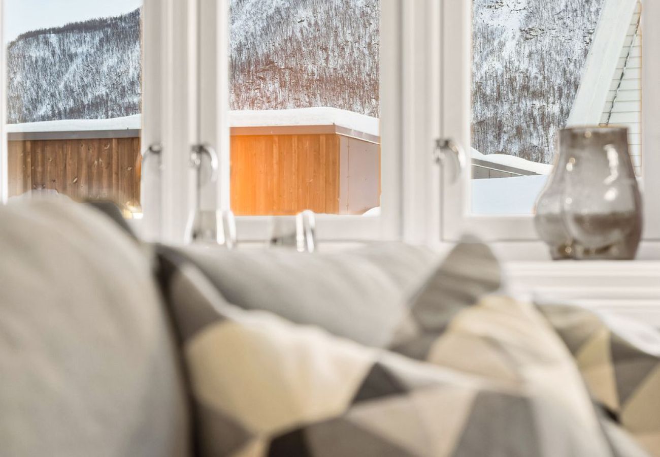 House in Tromsø - Stylish and spacious apartment in city center