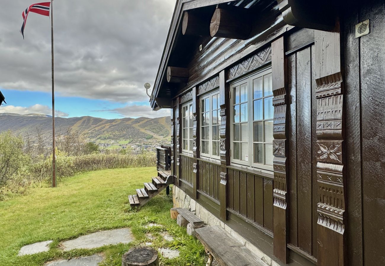 Cabin in Hol - Recently upgraded large beautiful cabin with fantastic views in Geilo