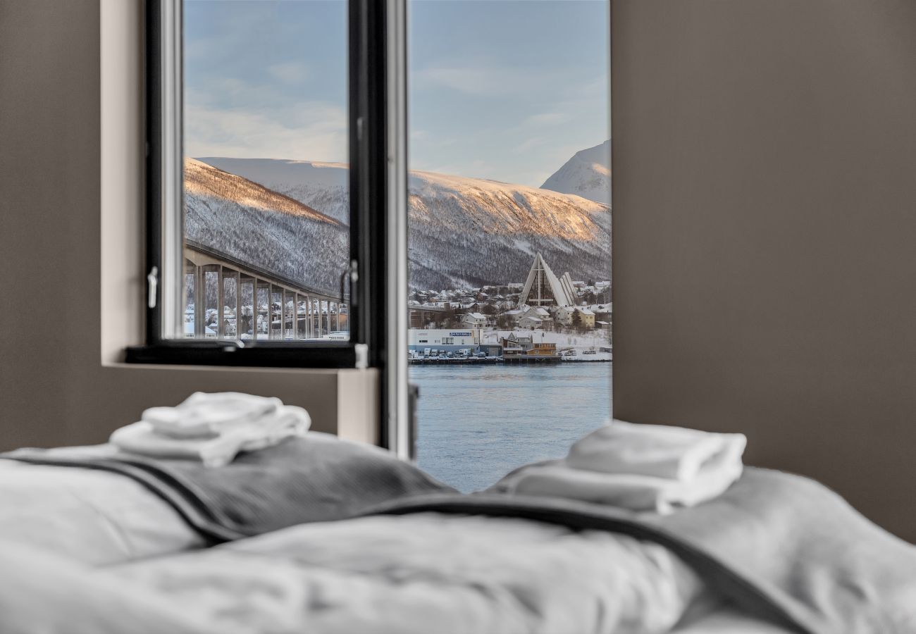 Apartment in Tromsø - Elegant apartment at Vervet in Tromsø with fantastic seaview Apartment