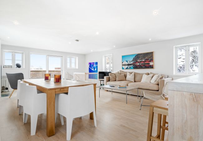  in Vestvågøy - Spacious and Modern Fisherman's Cabin