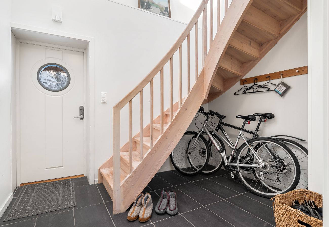 Apartment in Vestvågøy - Spacious and Modern Fisherman's Cabin