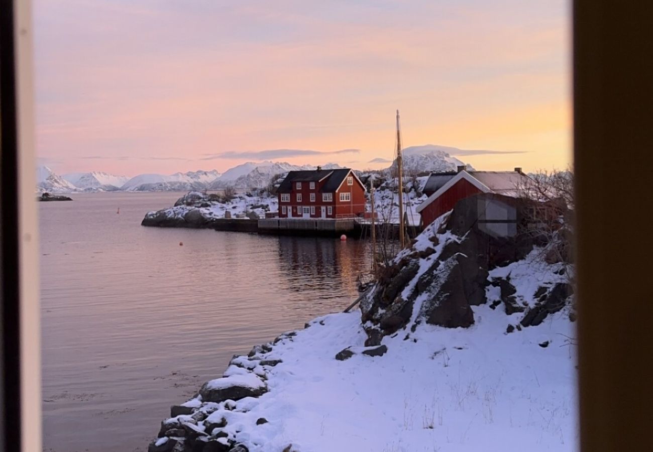 Apartment in Vestvågøy - Stor rorbu med høy standard