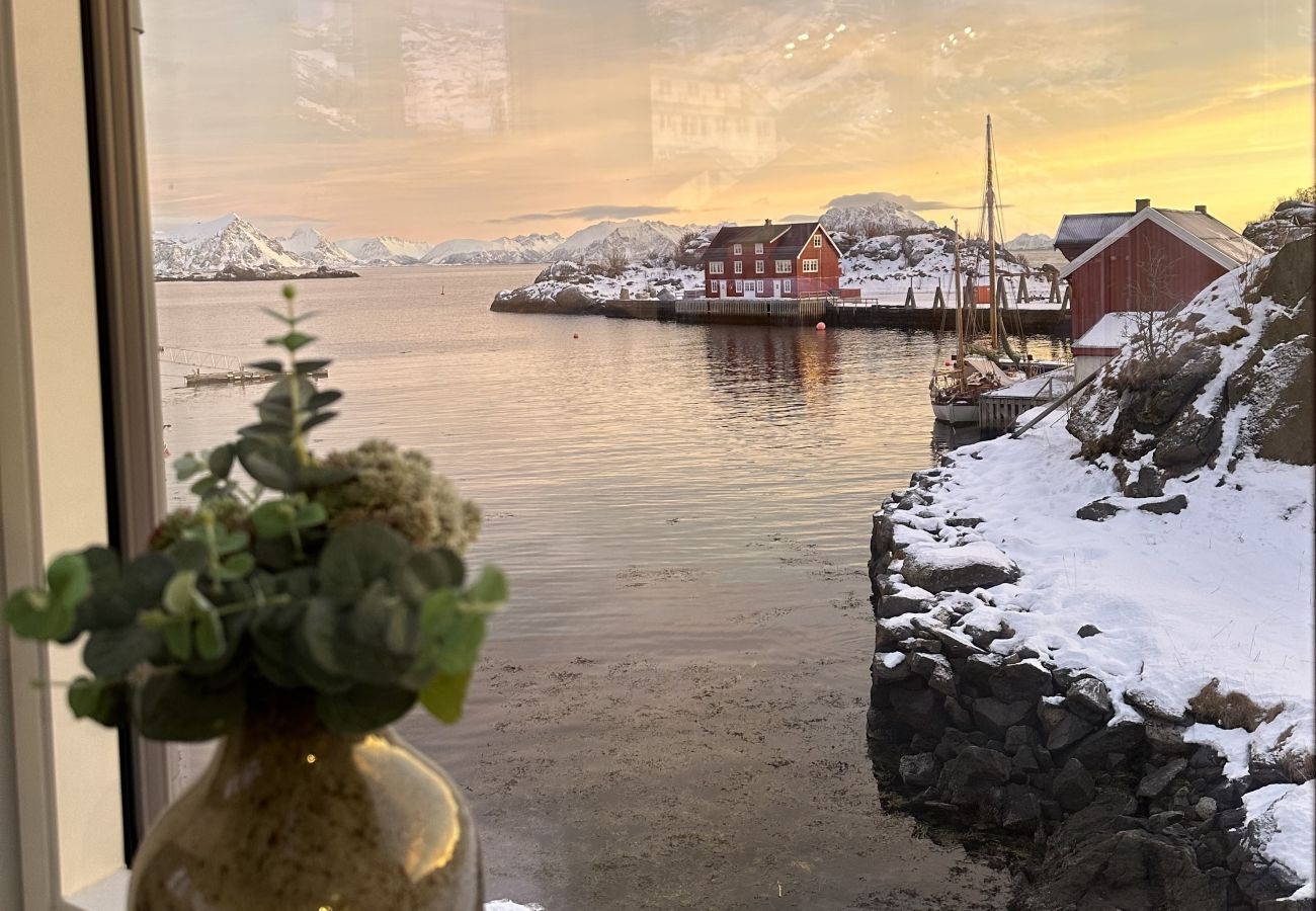 Apartment in Vestvågøy - Stor rorbu med høy standard