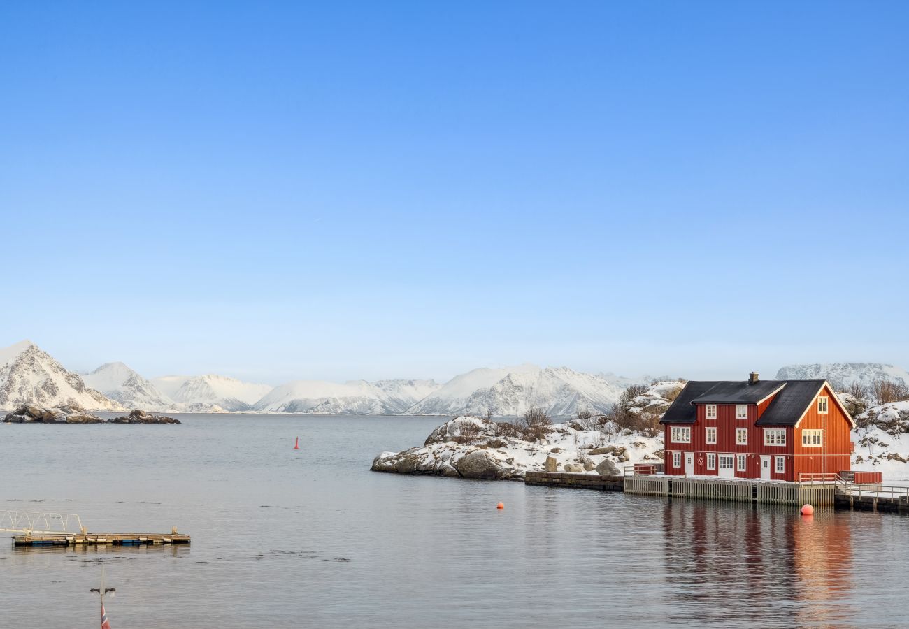 Apartment in Vestvågøy - Stor rorbu med høy standard