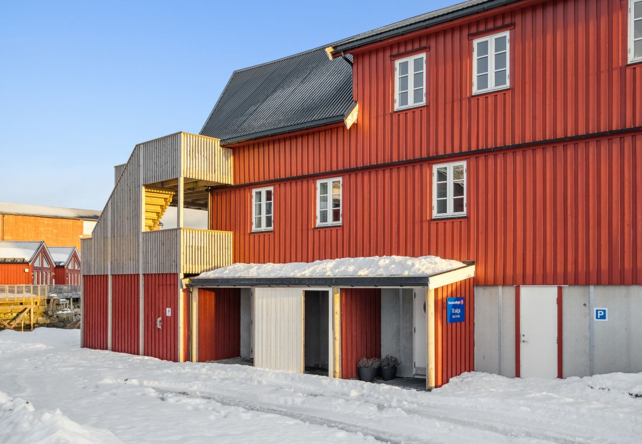 Apartment in Vestvågøy - Stor rorbu med høy standard