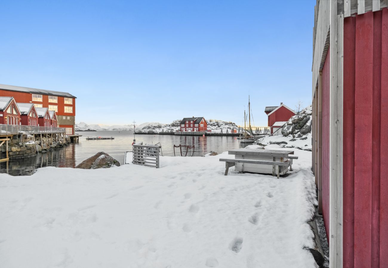 Apartment in Vestvågøy - Stor rorbu med høy standard