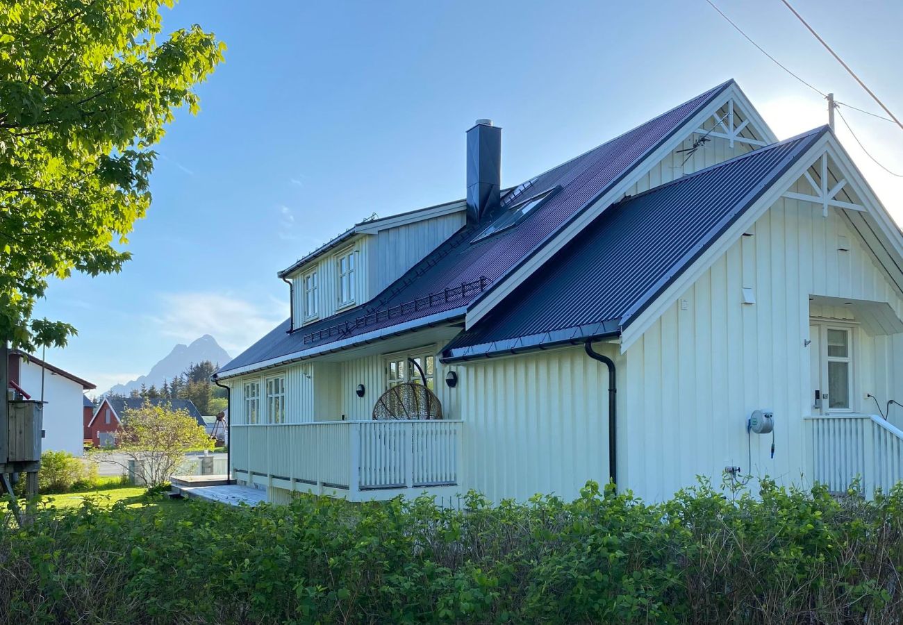 House in Vågan - Helt hus med høy standard og sentral beliggenhet