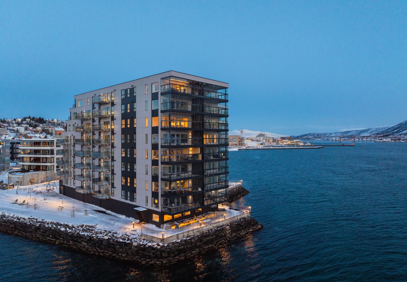 Apartment in Tromsø - Premium Waterfront Apartment–Sea & Mountain View 