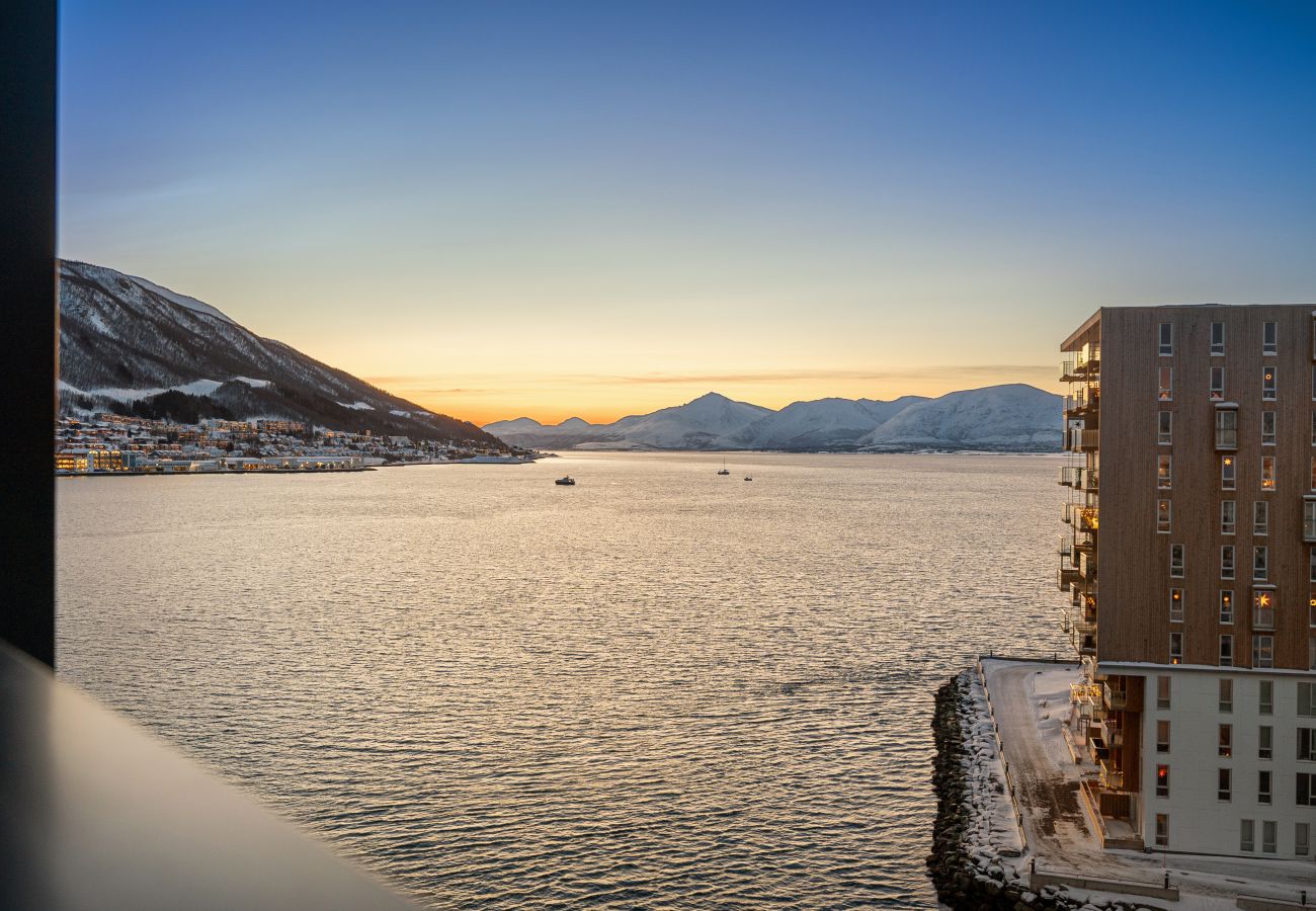 Apartment in Tromsø - Eight floor Premium Penthouse with Scenic View