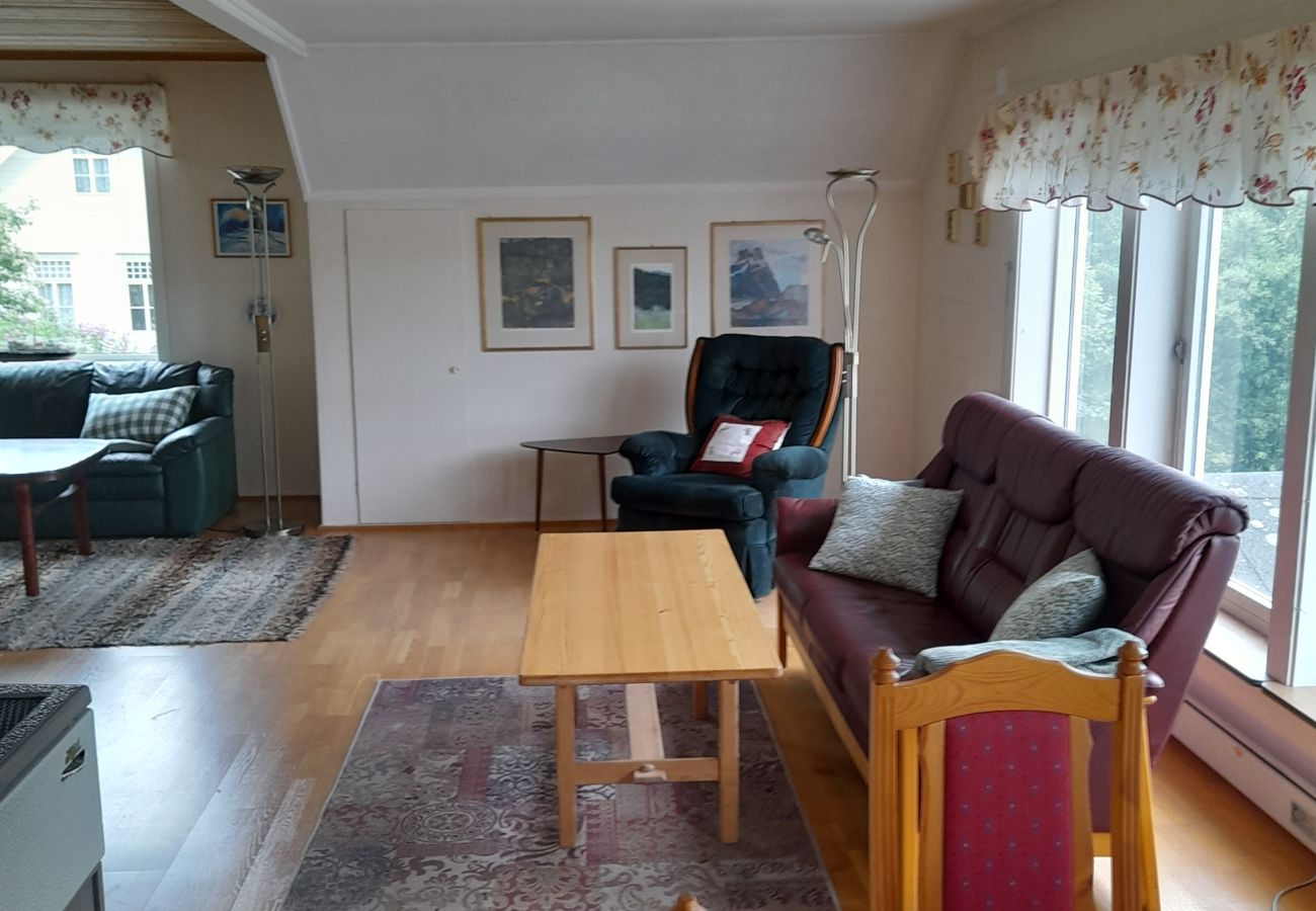 House in Vestvågøy - Budget apartment in Gravdal