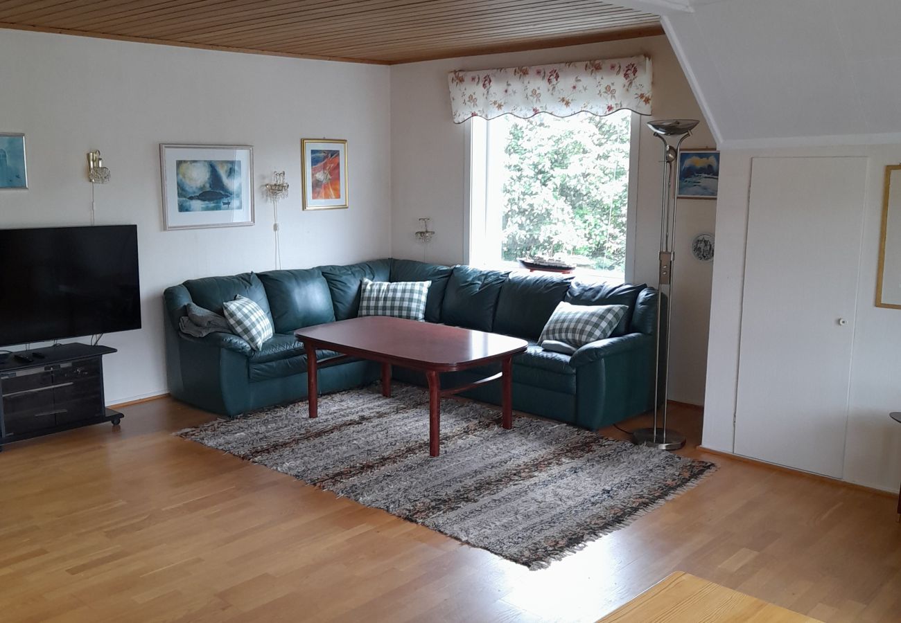 House in Vestvågøy - Budget apartment in Gravdal