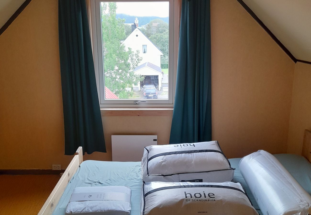 House in Vestvågøy - Budget apartment in Gravdal