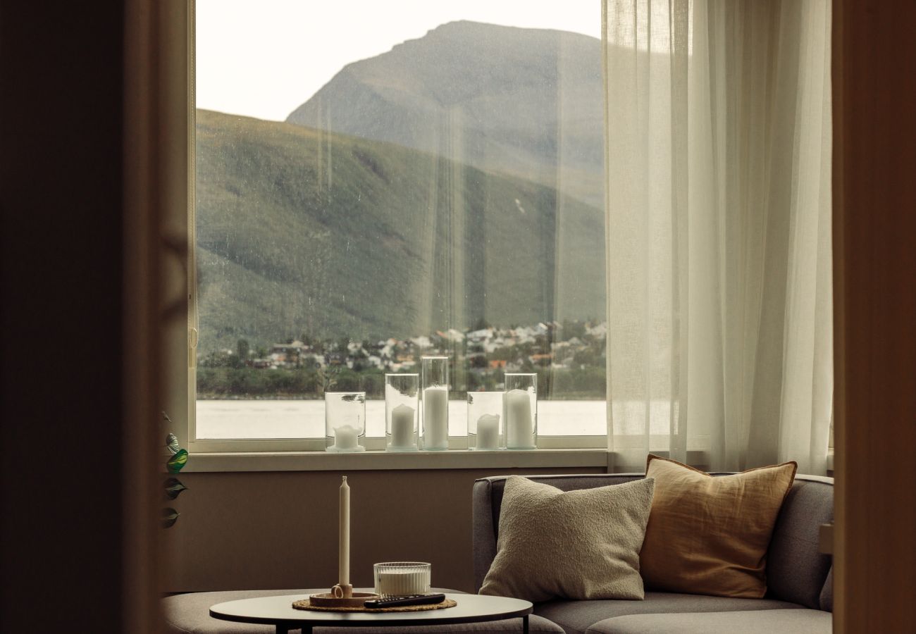 Apartment in Tromsø - Sentrumsnær leilighet med havutsikt