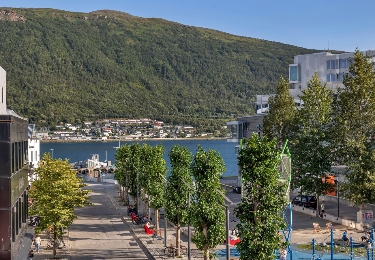 Apartment in Tromsø - The Loft - Central top floor apartment