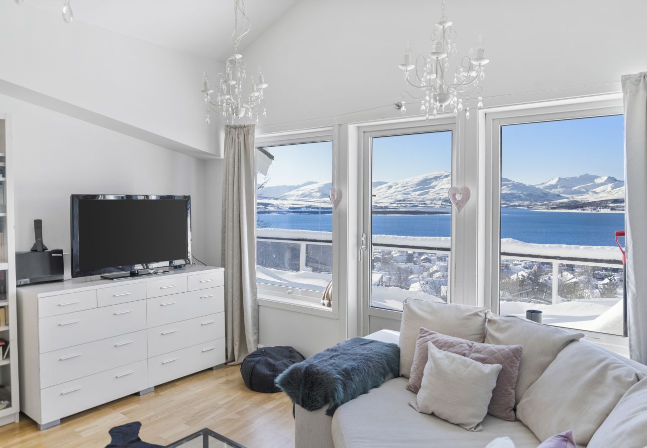 Apartment in Tromsø - Leilighet med panoramautsikt og terrasse