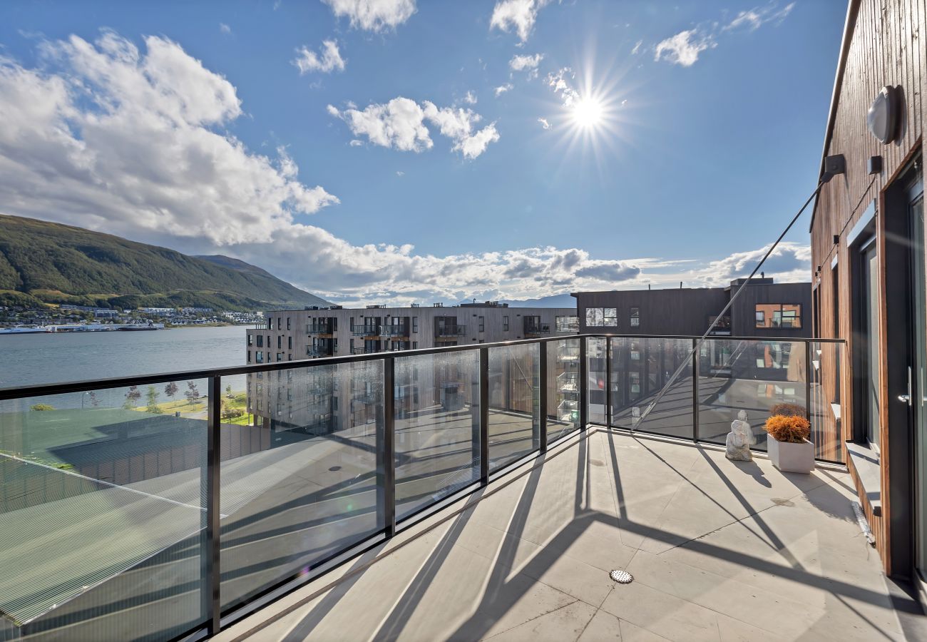 Apartment in Tromsø - Penthouse apartment with views and balcony