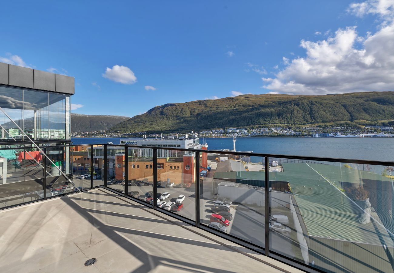 Apartment in Tromsø - Penthouse apartment with views and balcony