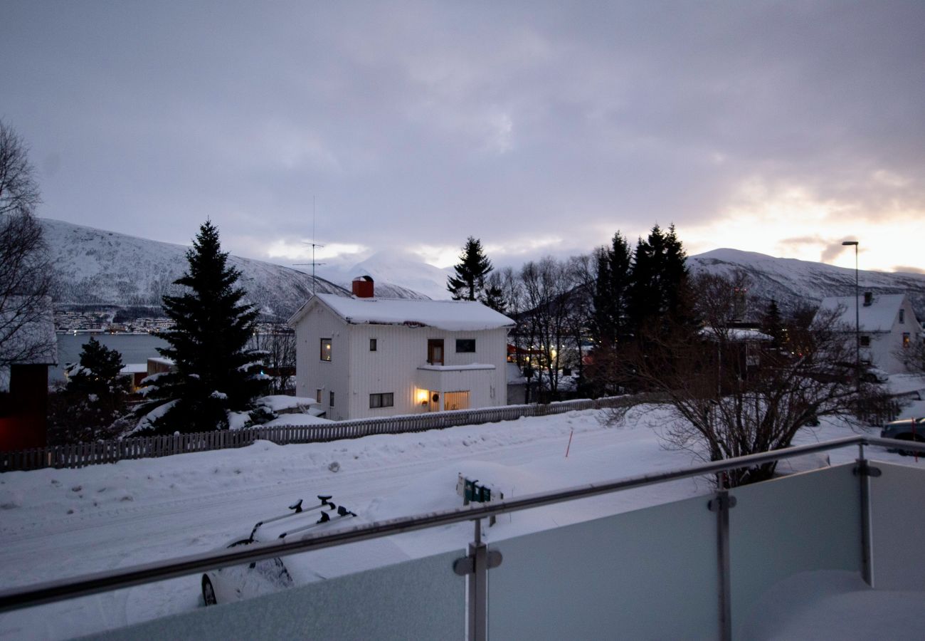 Apartment in Tromsø - Trivelig leilighet i rolige, bynære omgivelser