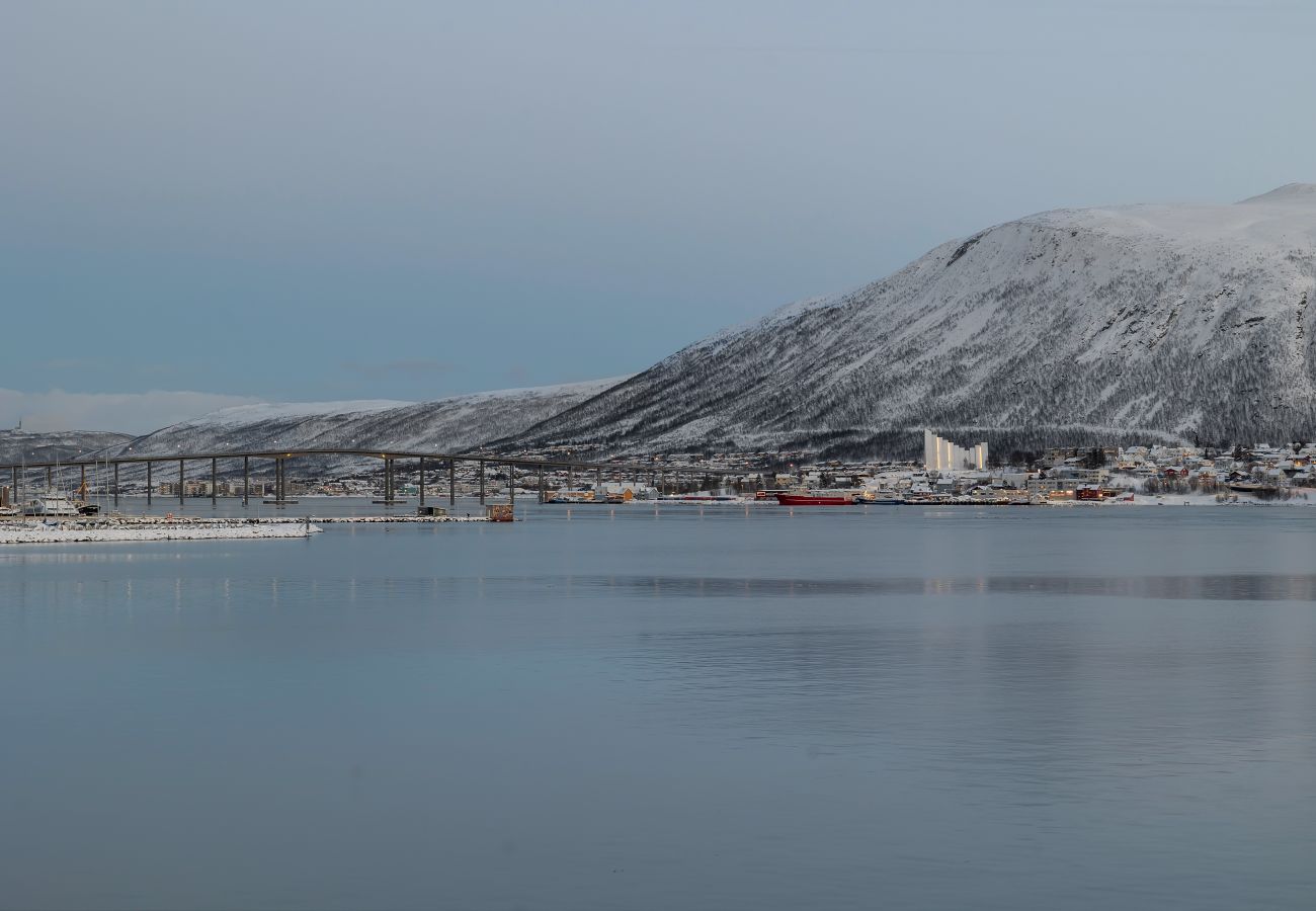 Apartment in Tromsø - Moderne leilighet på ytre strandkanten