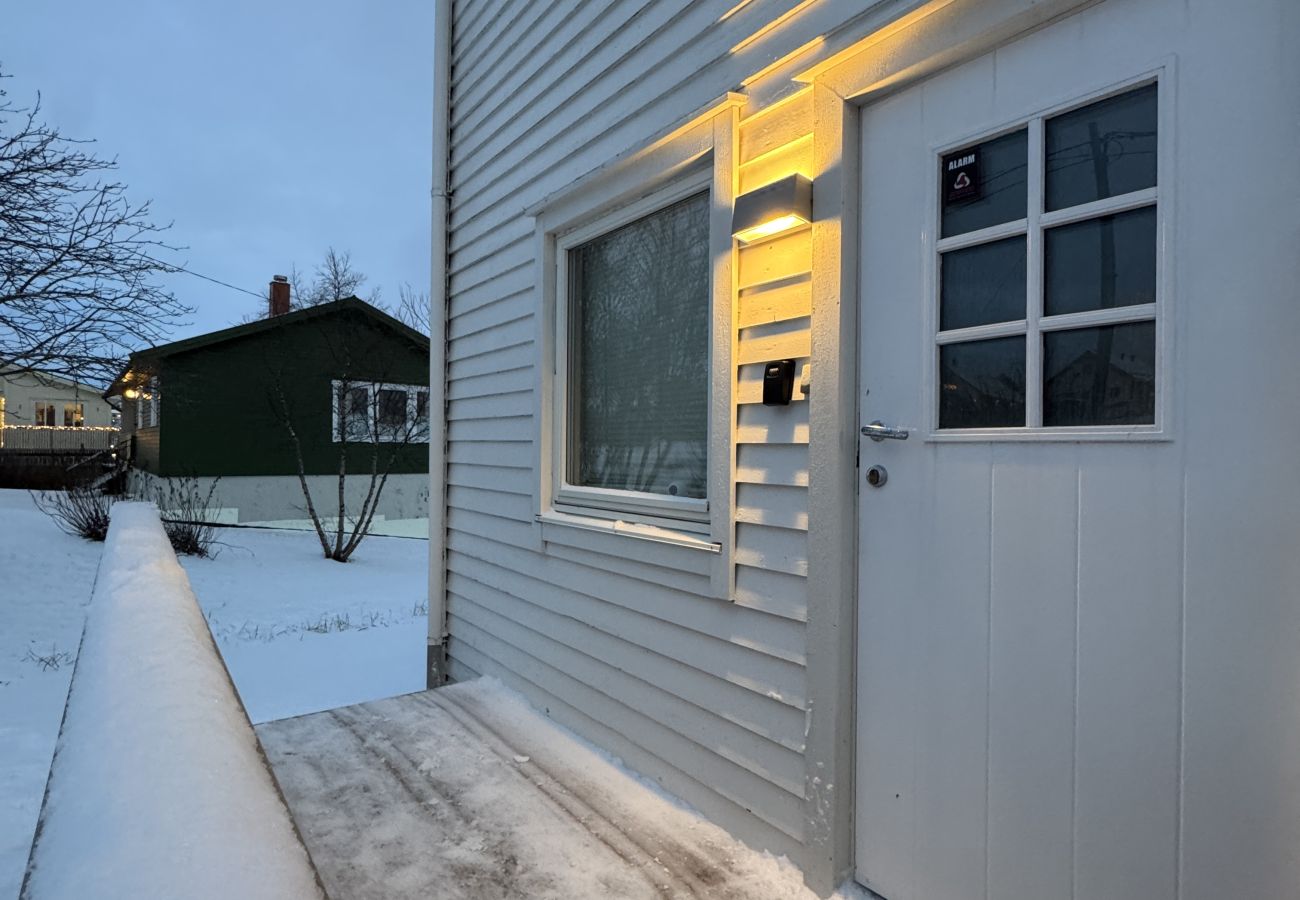 Apartment in Vestvågøy - Sentral leilighet på Leknes i Lofoten