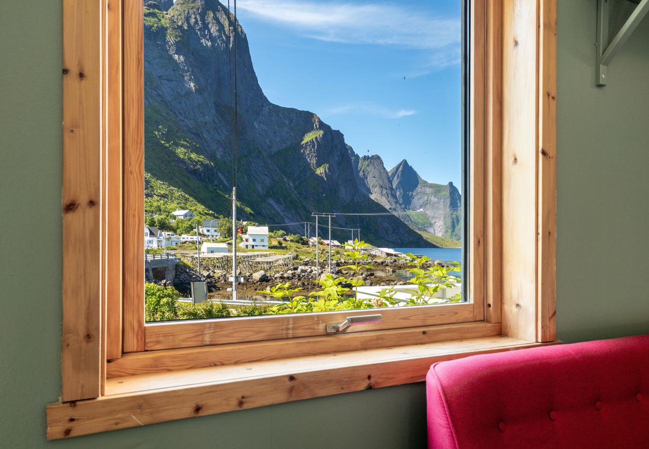 House in Reine - Valen house, Reine