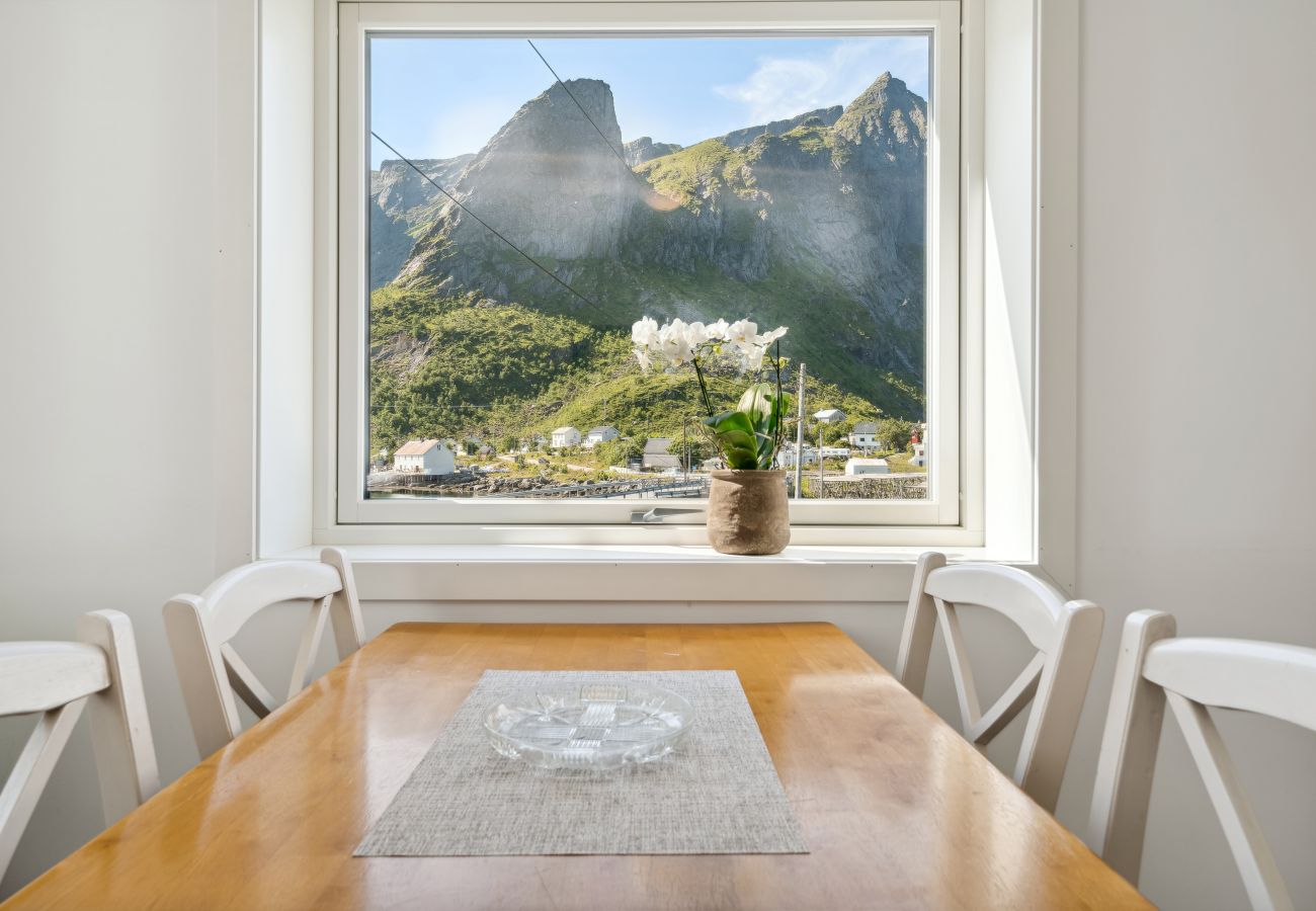 House in Reine - Valen house, Reine