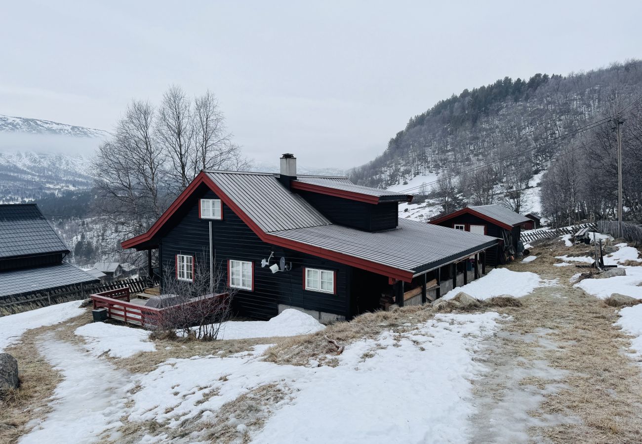 Cabin in Hol - Charming mountain retreat in Sudndalen