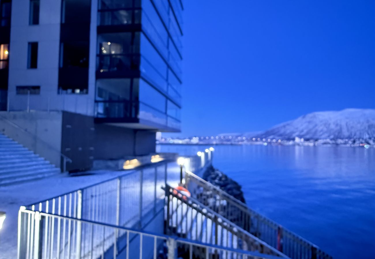 Apartment in Tromsø - Tromsø city center ocean view