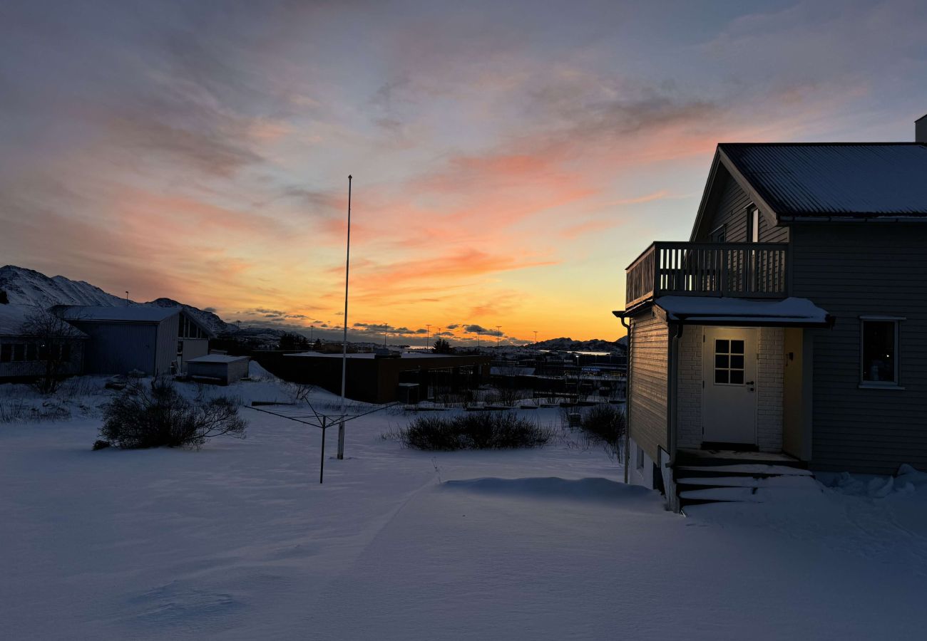 House in Leknes - City Center Panorama Lofoten