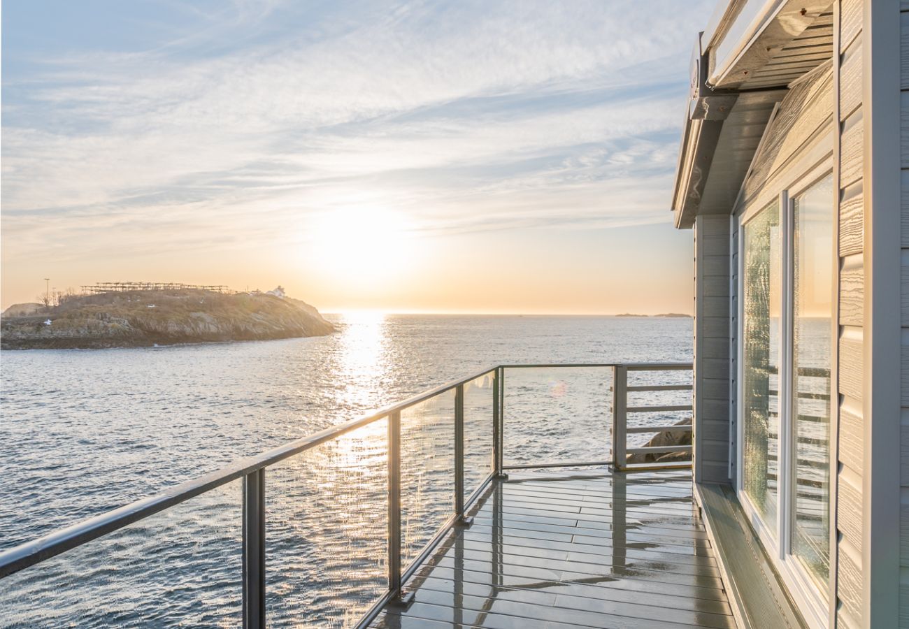 Apartment in Vågan - Top Apartment by the sea in Henningsvær