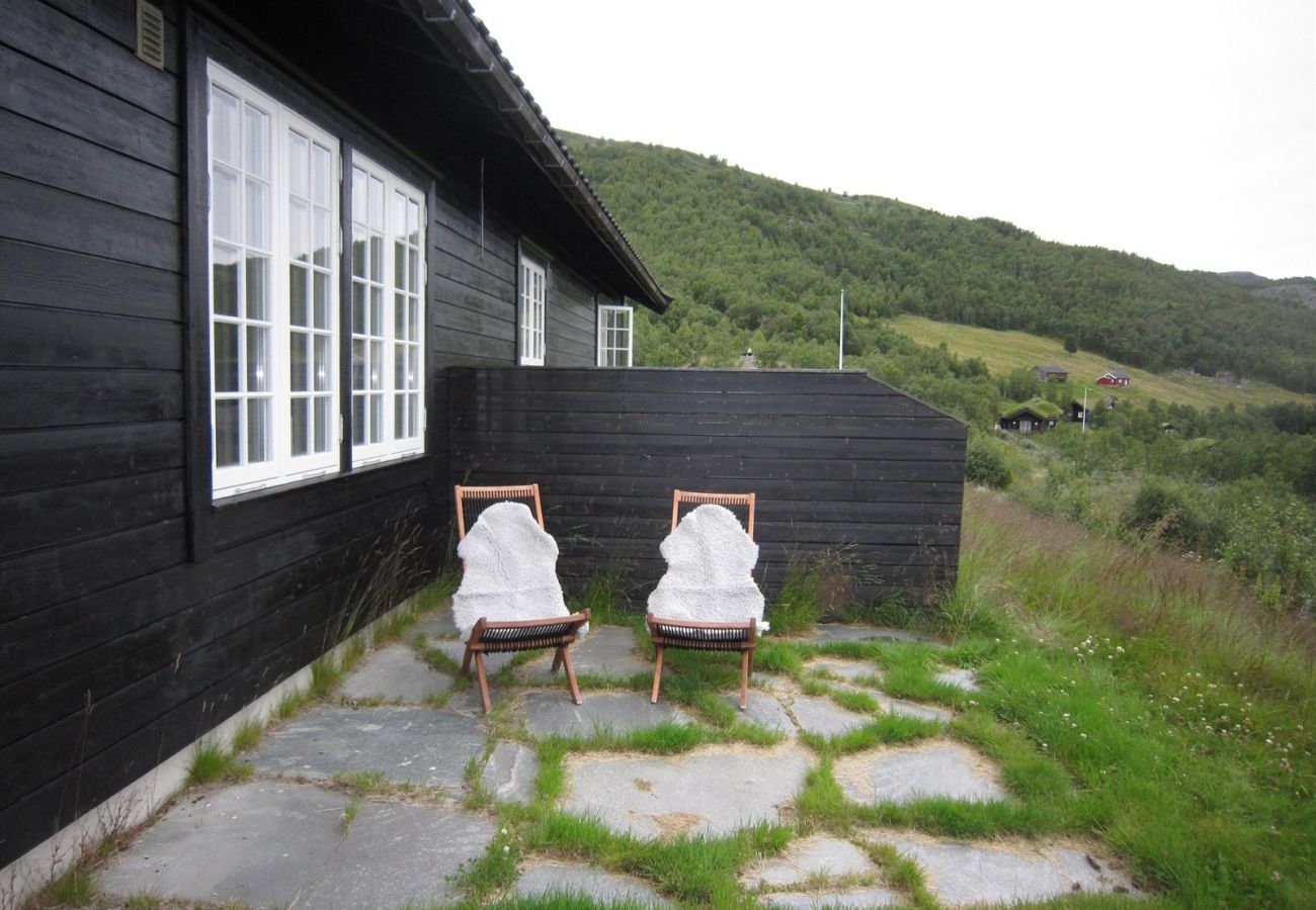 Hytte i Hol - Såballie - sjarmerende hytte, solrik beliggenhet.