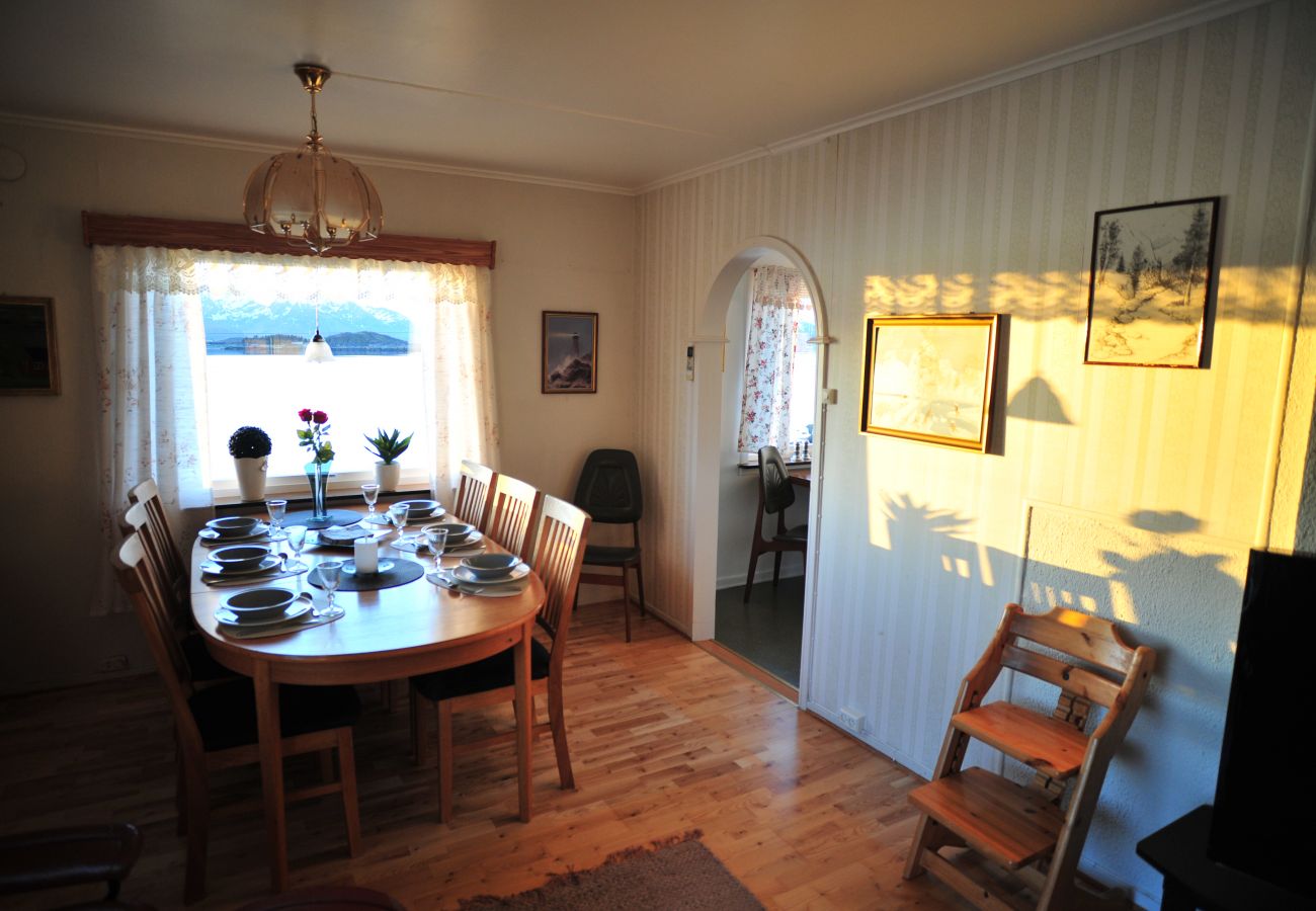 Hus i Vestvågøy - Fredelig med naturskjønn omgivelse, midt i Lofoten