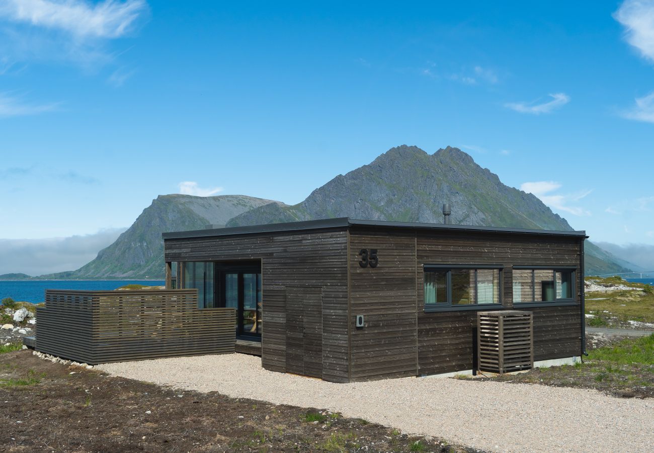 Hytte i Vågan - Designhytte med jacuzzi ved havet i Lofoten