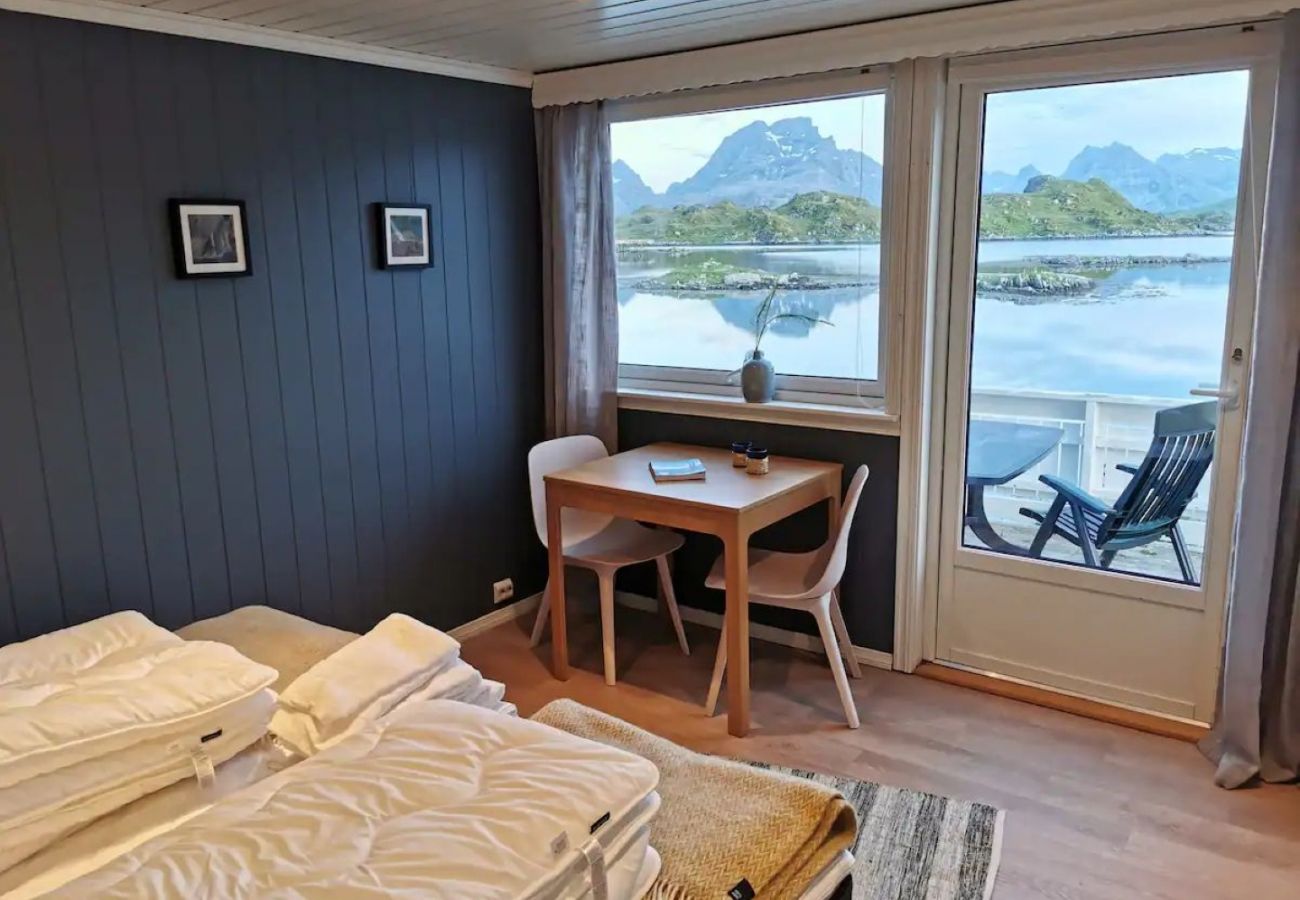 Studioleilighet i Flakstad - Panoramic seaview cabin for two persons by the sea