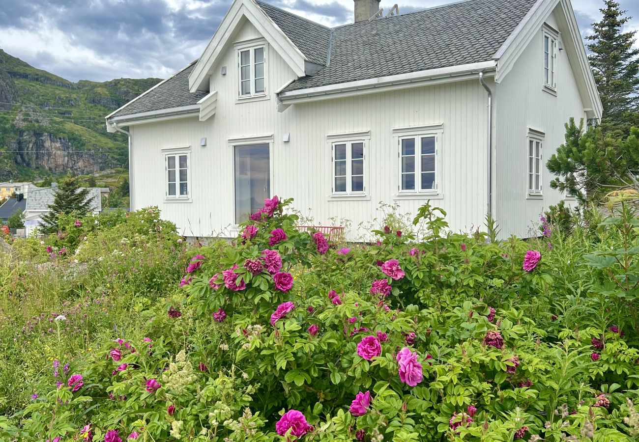 Hus i Moskenes - Historisk Nordlandshus fra 1880 – Panoramautsikt