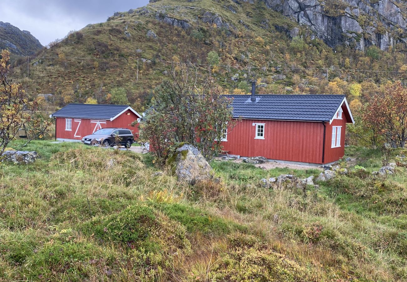 Hytte i Vestvågøy - Sjarmerende hytte ved vannet