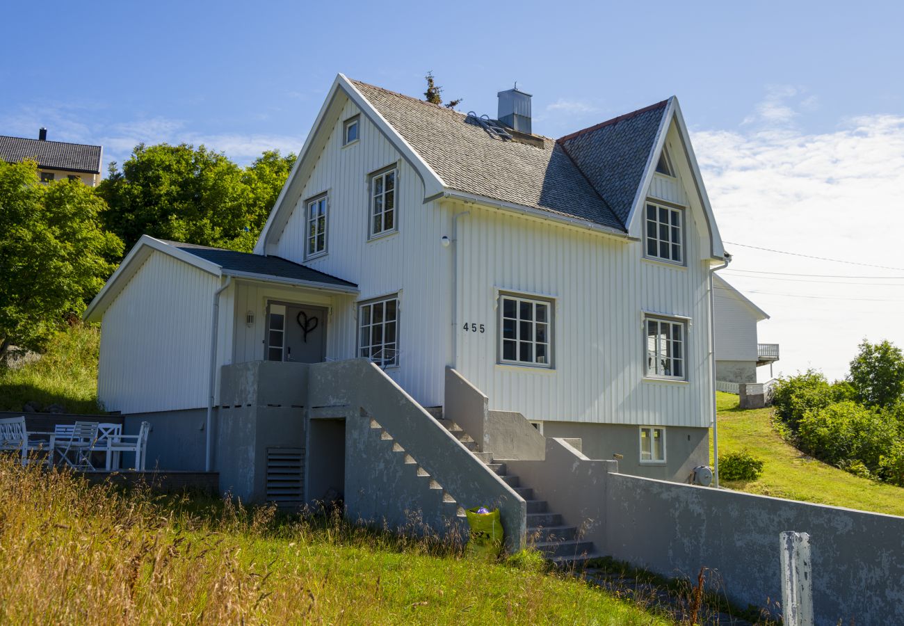 Hus i Moskenes - #Reinehuset - Amazing view!