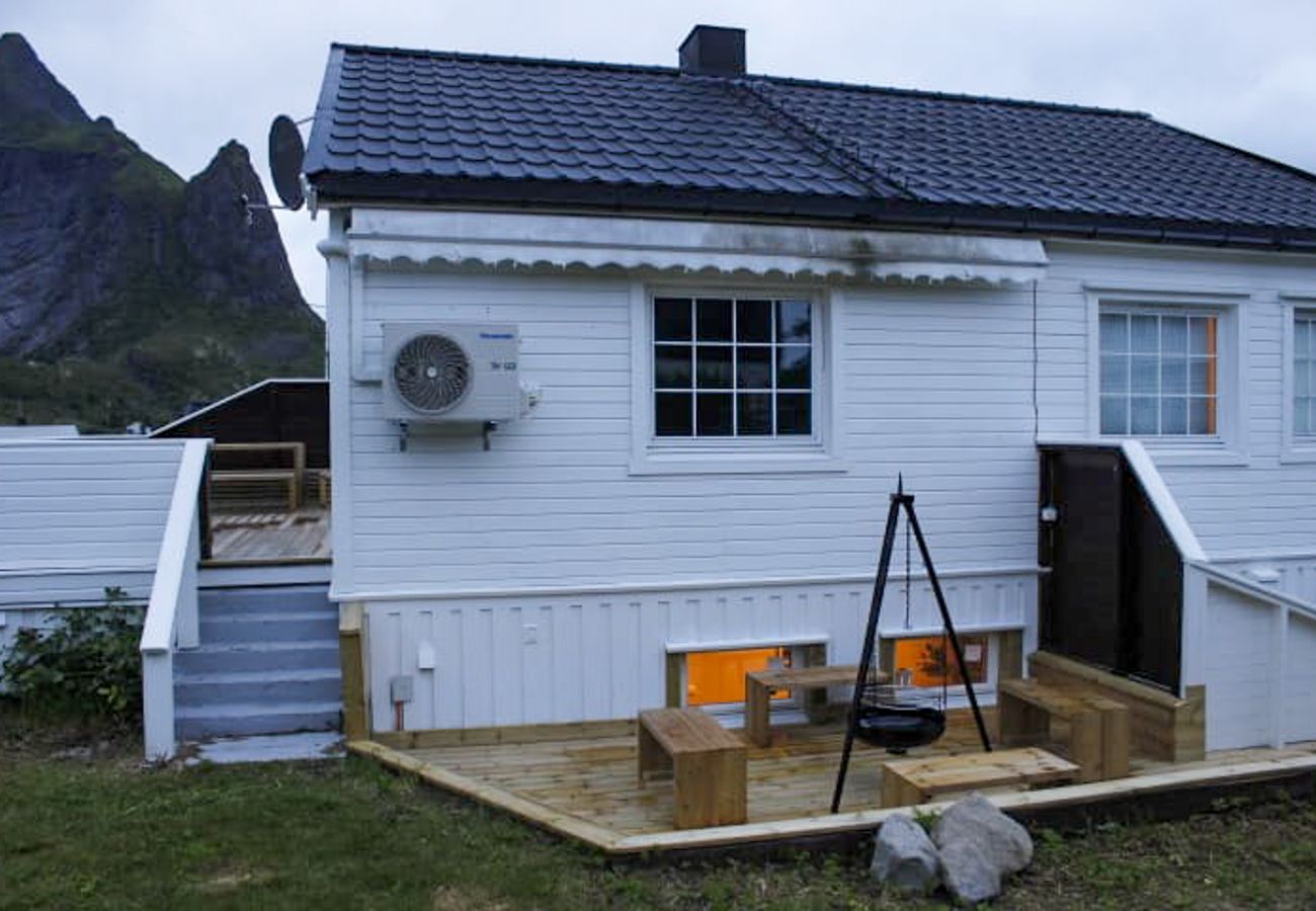 Hus i Moskenes - Luxury Home in the Heart of Reine, Lofoten