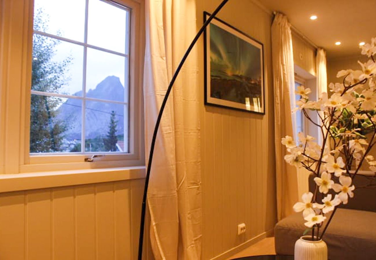 Hus i Moskenes - Luxury Home in the Heart of Reine, Lofoten