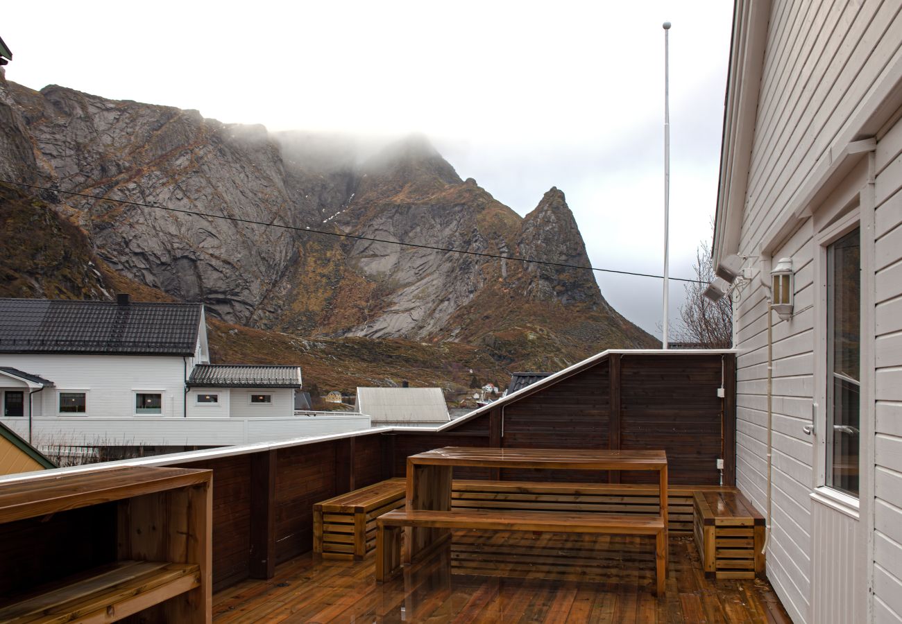 Hus i Moskenes - Luxury Home in the Heart of Reine, Lofoten